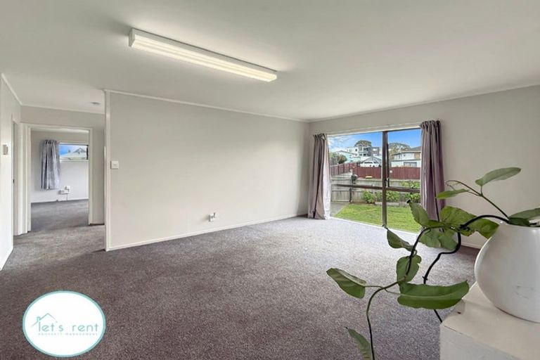 Photo of property in 15 Rangataua Place, Manurewa, Auckland, 2102