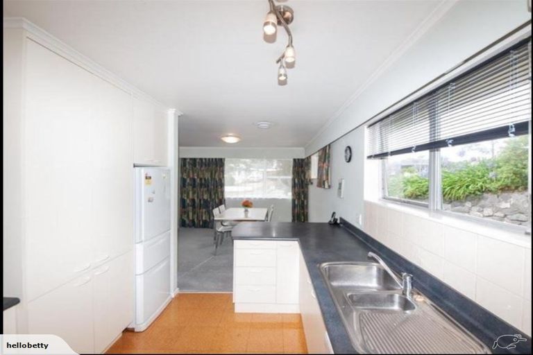 Photo of property in 17 Hawtrey Terrace, Churton Park, Wellington, 6037