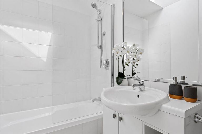 Photo of property in 4 Keoghs Lane, St Albans, Christchurch, 8014