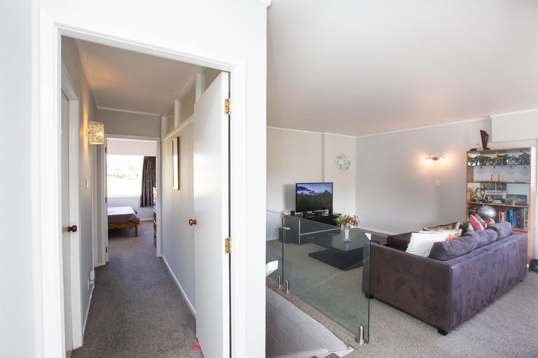 Photo of property in 1/15a Oates Road, Glen Eden, Auckland, 0602