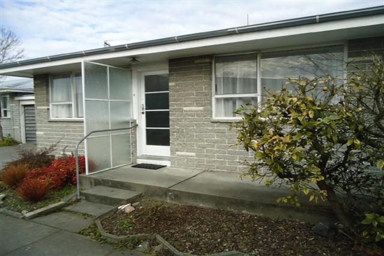 Photo of property in 2/6 Division Street, Riccarton, Christchurch, 8041