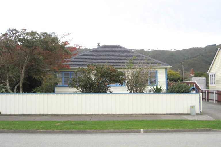 Photo of property in 58 Hewer Crescent, Naenae, Lower Hutt, 5011