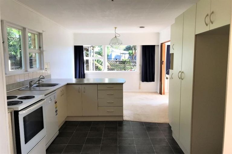Photo of property in 18 Beaumont Crescent, Frankleigh Park, New Plymouth, 4310