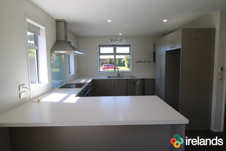 Photo of property in 7 Gosling Crescent, Halswell, Christchurch, 8025