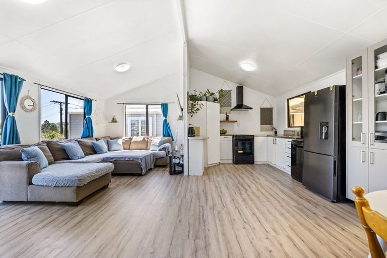 Photo of property in 21 Charles Street, Te Kamo, Whangarei, 0112