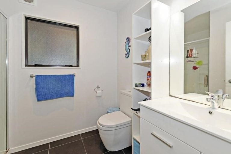 Photo of property in 24 Kitewaho Road, Swanson, Auckland, 0816