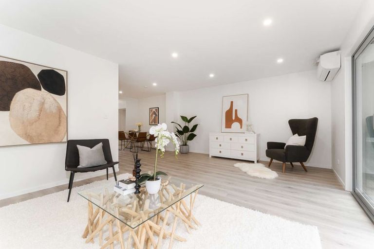 Photo of property in 6d Buisson Glade, West Harbour, Auckland, 0618