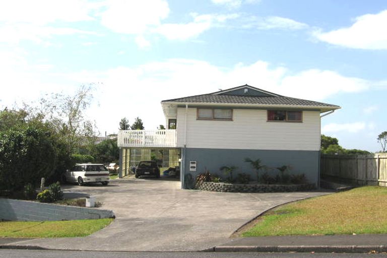 Photo of property in 37 Longreach Drive, Sunnyvale, Auckland, 0612