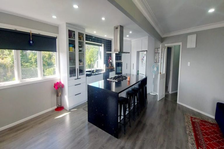 Photo of property in 64 Astley Avenue, New Lynn, Auckland, 0600