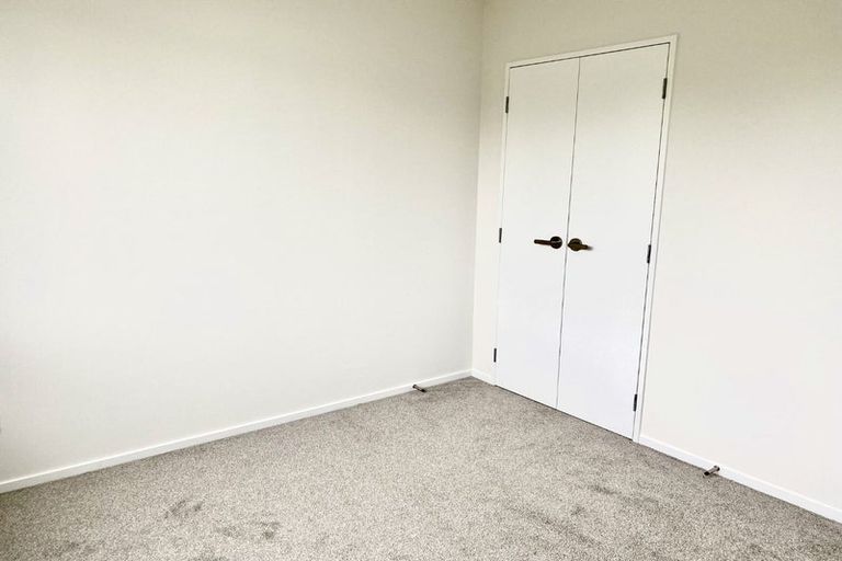 Photo of property in 8/6 Kereru Street, Henderson, Auckland, 0612