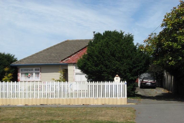 Photo of property in 12 Mcgregors Road, Bromley, Christchurch, 8062