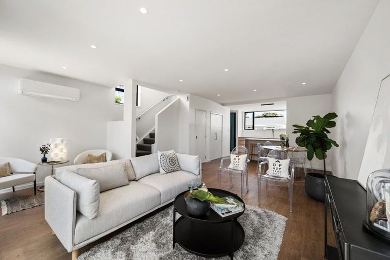 Photo of property in 96b Apu Crescent, Lyall Bay, Wellington, 6022