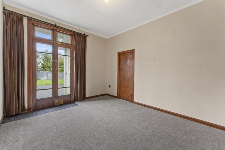 Photo of property in 34 Pahiatua Street, Hokowhitu, Palmerston North, 4410