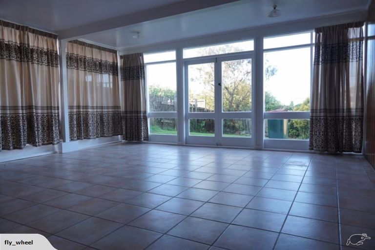 Photo of property in 109 Sylvan Avenue, Northcote, Auckland, 0627