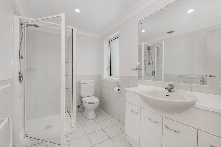 Photo of property in 1/7 Belle Verde Drive, Sunnynook, Auckland, 0630