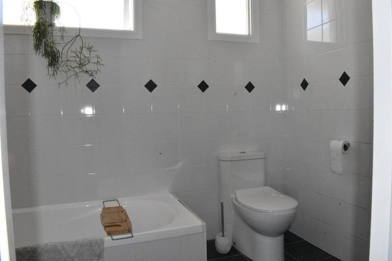 Photo of property in 6 Queen Street, Cambridge, 3434