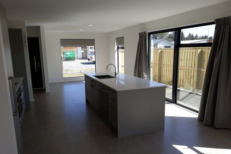 Photo of property in 10 Perendale Street, Belfast, Christchurch, 8051