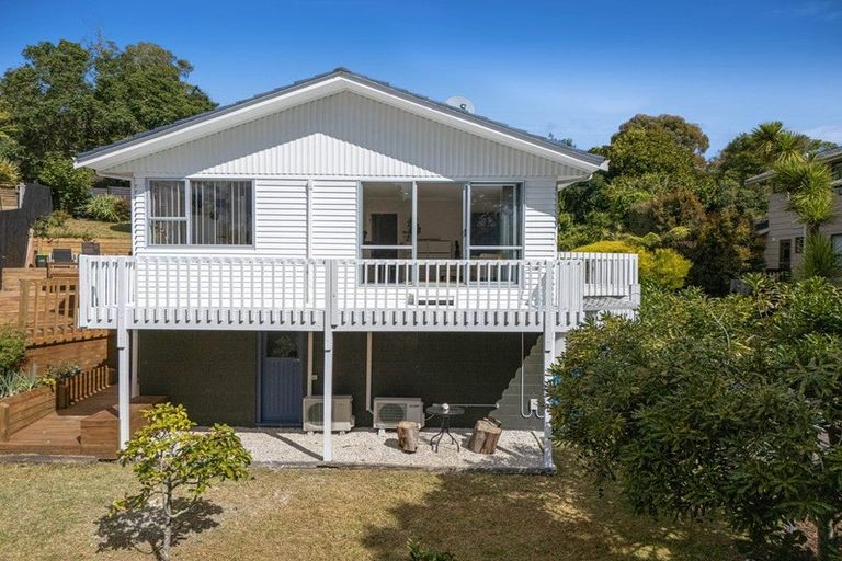 Photo of property in 9 Bryers Place, Bayview, Auckland, 0629