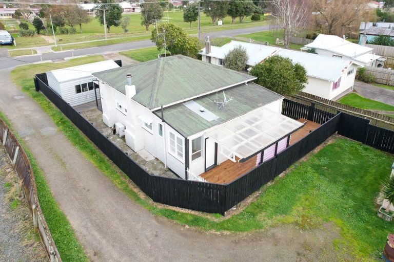 Photo of property in 79 Avenue Road, Foxton, 4814