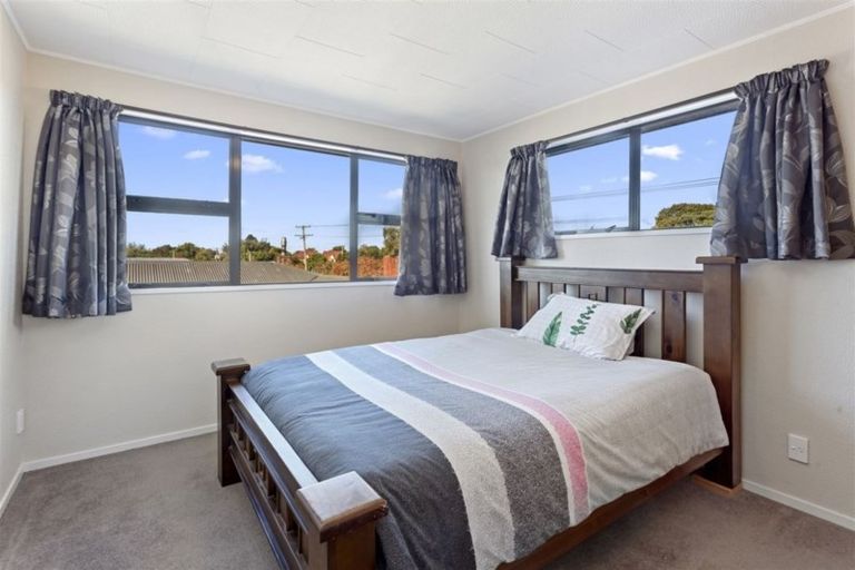 Photo of property in 122 Kippenberger Avenue, Rangiora, 7400