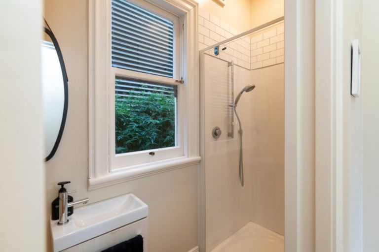 Photo of property in 16 Saint Mary Street, Thorndon, Wellington, 6011