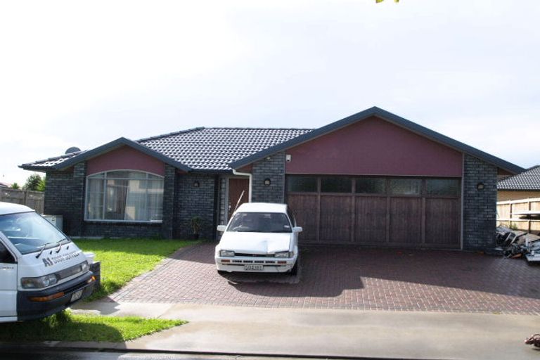 Photo of property in 10 Erne Crescent, East Tamaki, Auckland, 2016
