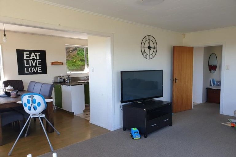 Photo of property in 121 Conclusion Street, Ascot Park, Porirua, 5024