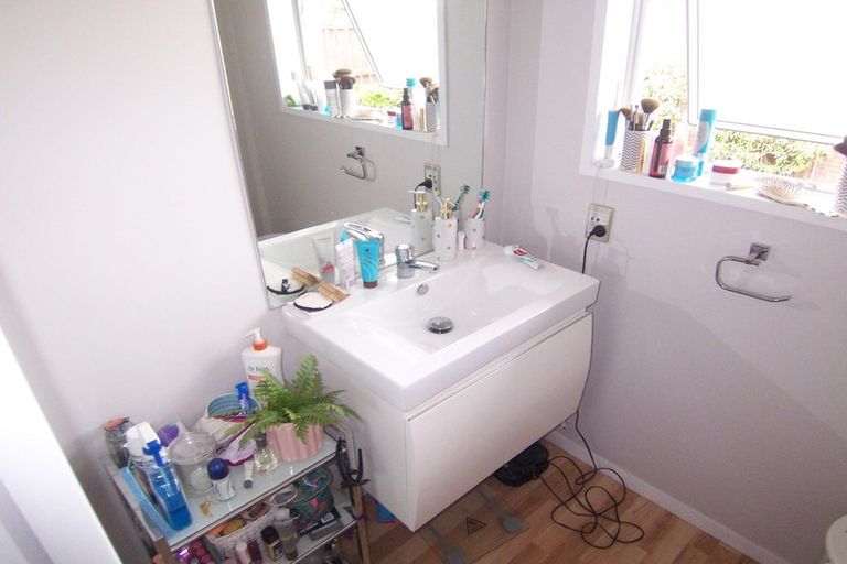 Photo of property in 2/449 Armagh Street, Linwood, Christchurch, 8011