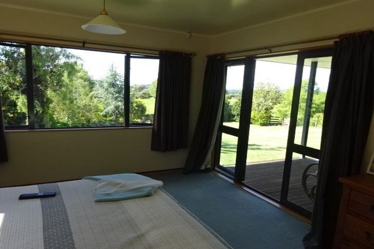Photo of property in 166 Rimmer Road, Helensville, 0875