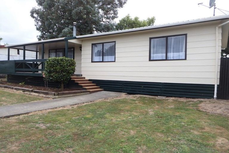 Photo of property in 19 Vera Street, Marton, 4710