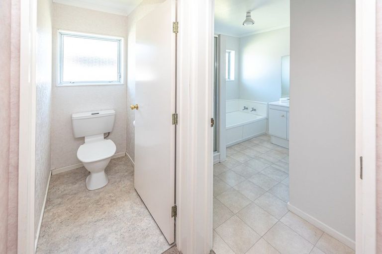 Photo of property in 34 Kakaho Drive, Tawhero, Whanganui, 4501