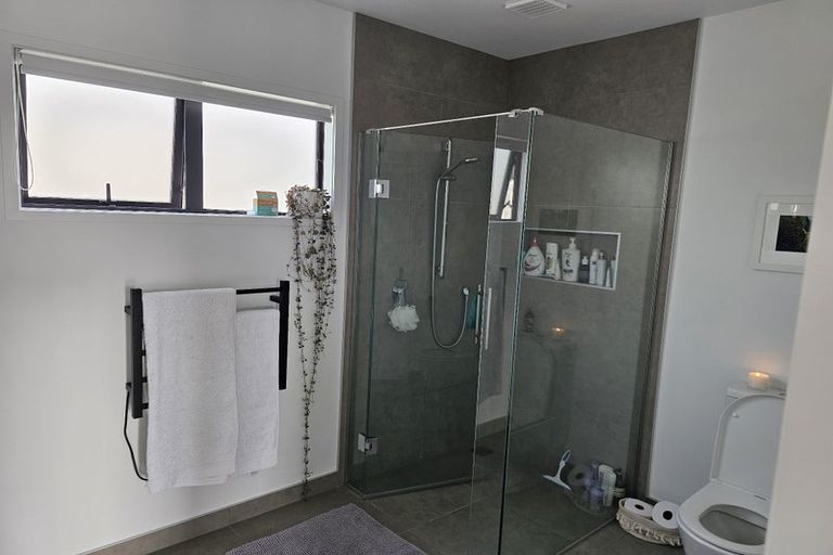 Photo of property in 19a Braemar Road, Rothesay Bay, Auckland, 0630