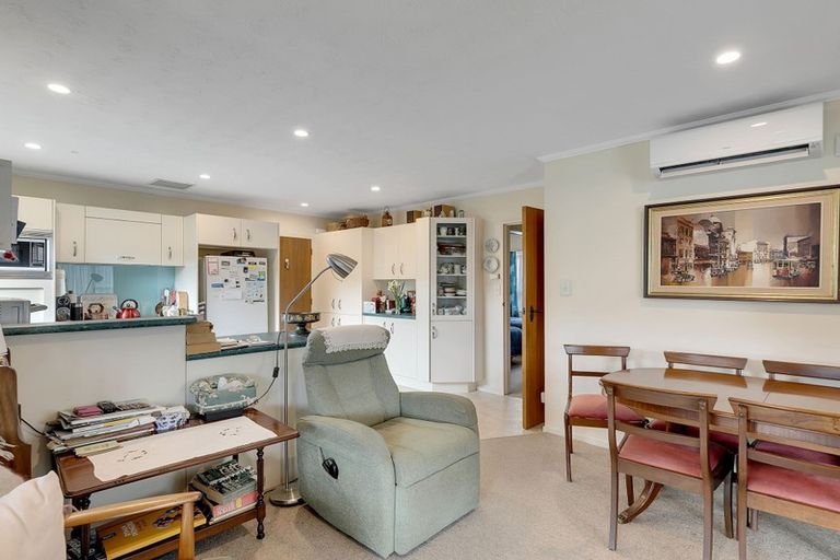 Photo of property in 42 Oxford Street, Tawa, Wellington, 5028