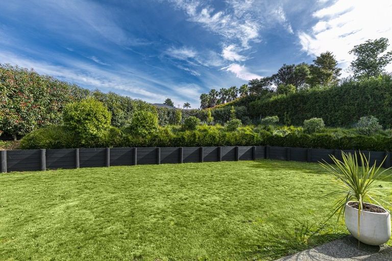 Photo of property in 60 Muriwai Road, Waimauku, 0812