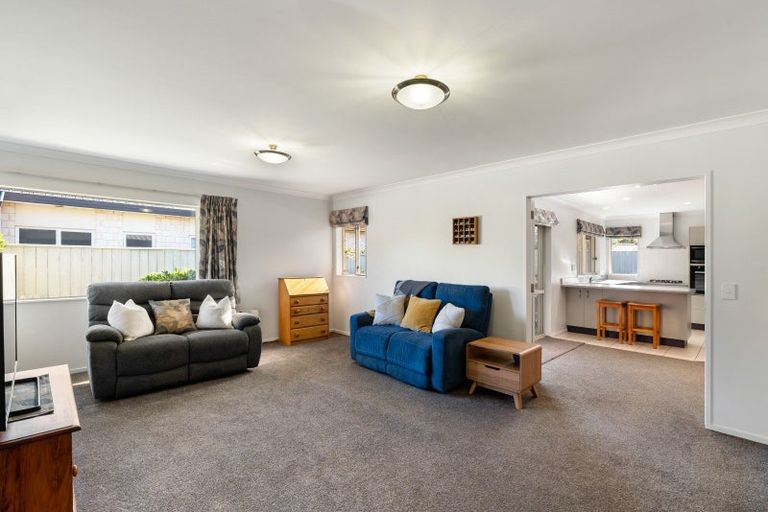 Photo of property in 4 Ashleigh Way, Waikanae Beach, Waikanae, 5036