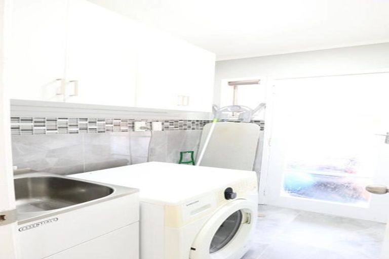 Photo of property in 33b Kindergarten Drive, Conifer Grove, Takanini, 2112