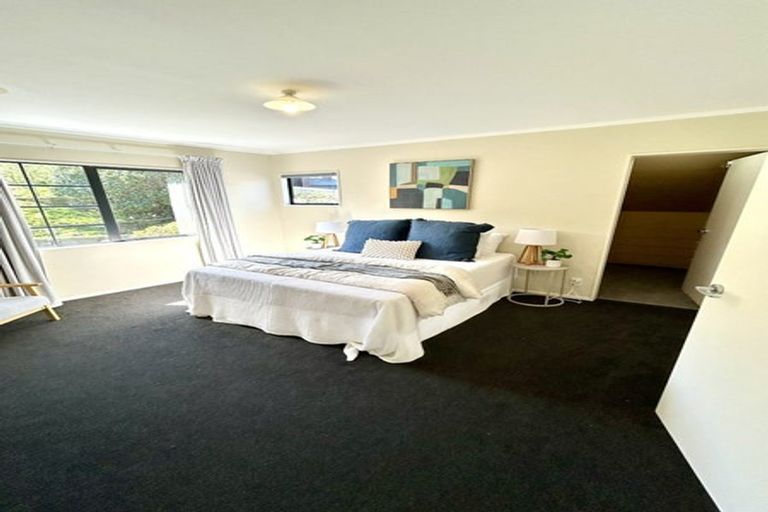 Photo of property in 13 Kilkelly Close, Tawa, Wellington, 5028