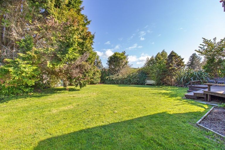 Photo of property in 1 Ngareta Road, Mourea, Rotorua, 3074