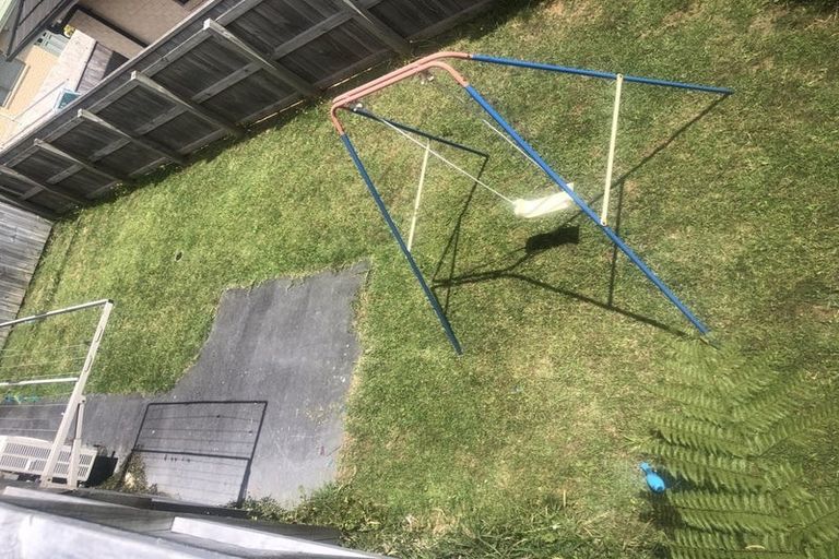 Photo of property in 102 Mangorei Road, Merrilands, New Plymouth, 4312