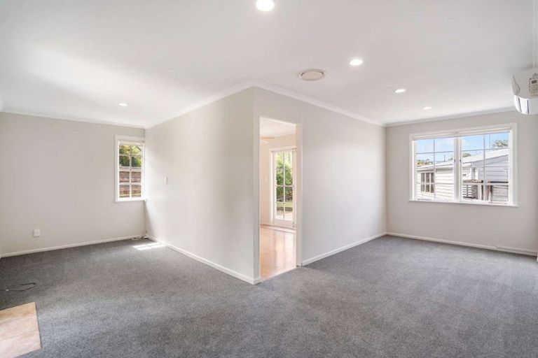 Photo of property in 9 Towra Place, Botany Downs, Auckland, 2010