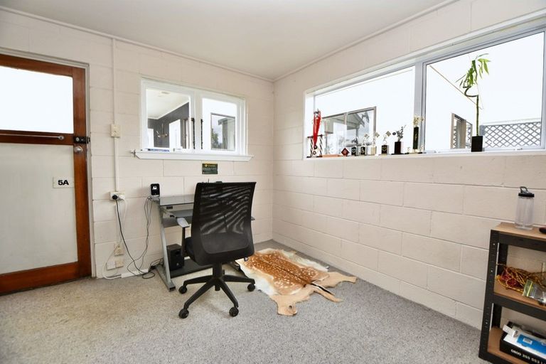 Photo of property in 2 Mckenzie Terrace, Carterton, 5713