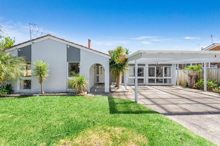 Photo of property in 5 Culver Terrace, Howick, Auckland, 2014