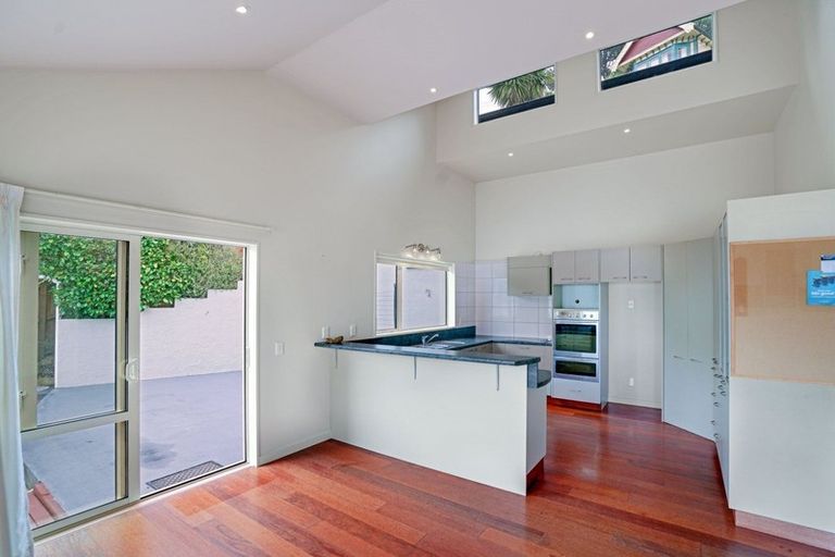 Photo of property in 9 Dudley Road, Lyttelton, 8082