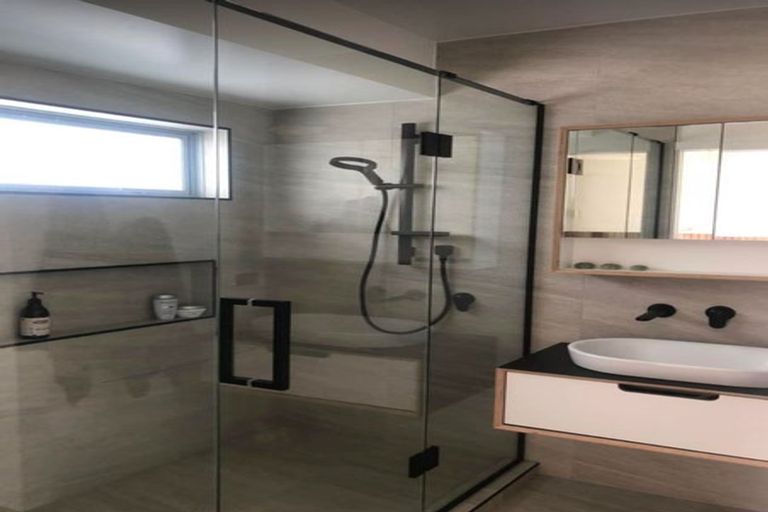 Photo of property in 2/8 Cecil Road, Milford, Auckland, 0620