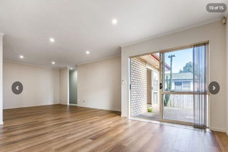 Photo of property in 3 Reefton Place, Flat Bush, Auckland, 2019