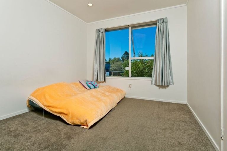 Photo of property in 20 Kapiti Place, Sunnynook, Auckland, 0620