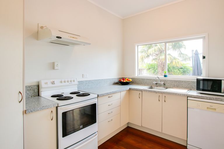 Photo of property in 8 Anzac Avenue, Onekawa, Napier, 4110