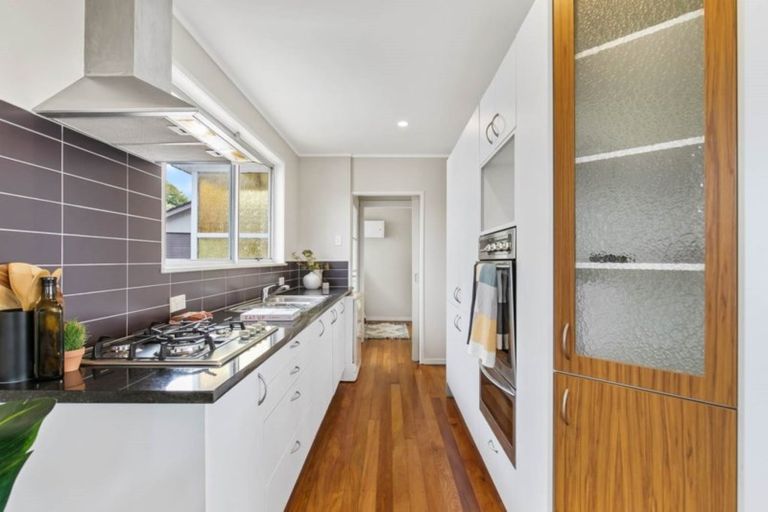 Photo of property in 34 Felgrove Street, Glendene, Auckland, 0602