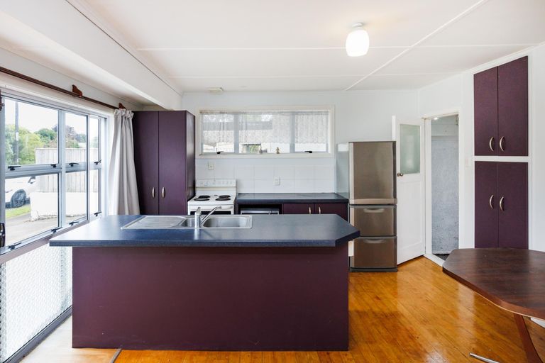Photo of property in 2 Stoke Place, Awapuni, Palmerston North, 4412