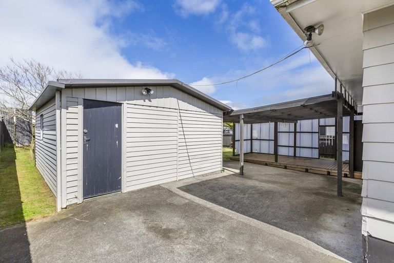 Photo of property in 32 Burundi Avenue, Clendon Park, Auckland, 2103